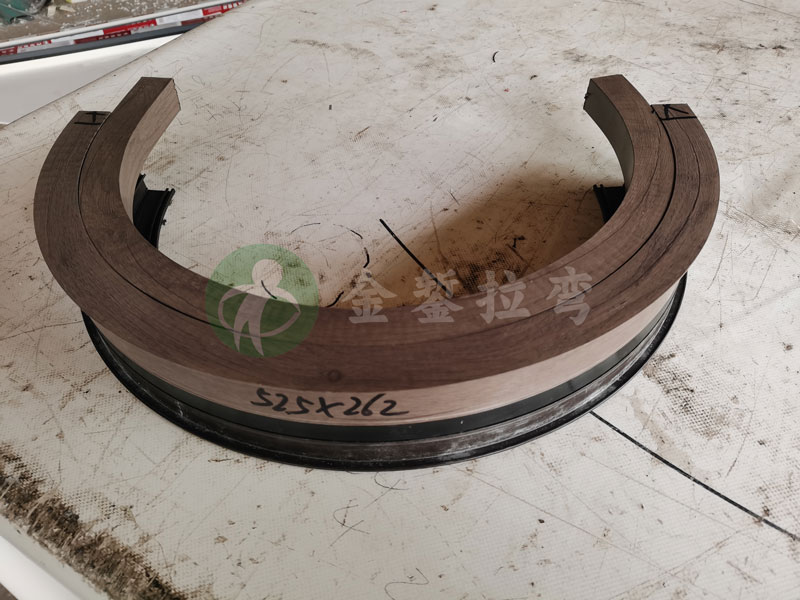 80框扇平齊圓弧窗整體拉彎