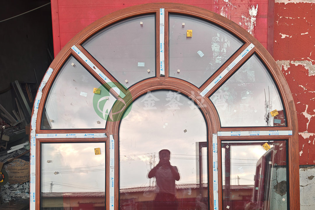 斷橋鋁圓弧窗拉彎